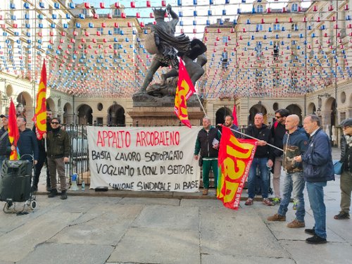 strike and demonstration in front of the municipality